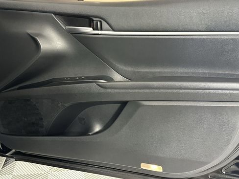 Used 2019 Toyota Camry LE FWD image 31