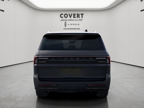 New 2026 Lincoln Navigator Reserve AWD/4WD image 5