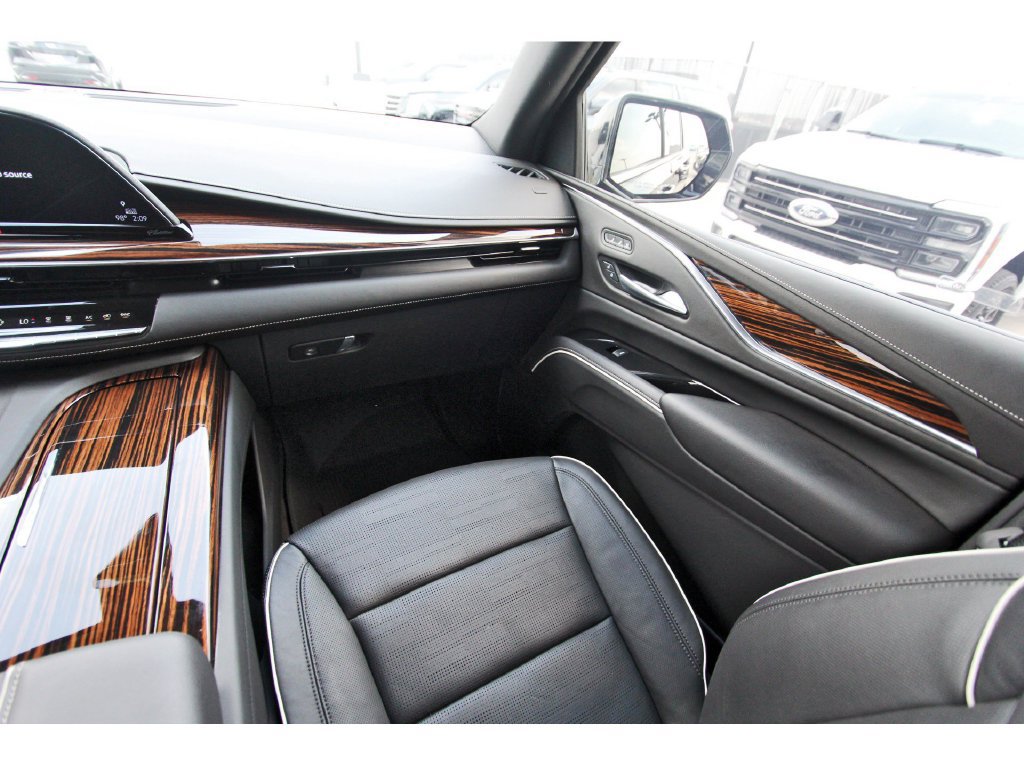 Certified 2024 Cadillac Escalade Premium Luxury AWD/4WD image 10