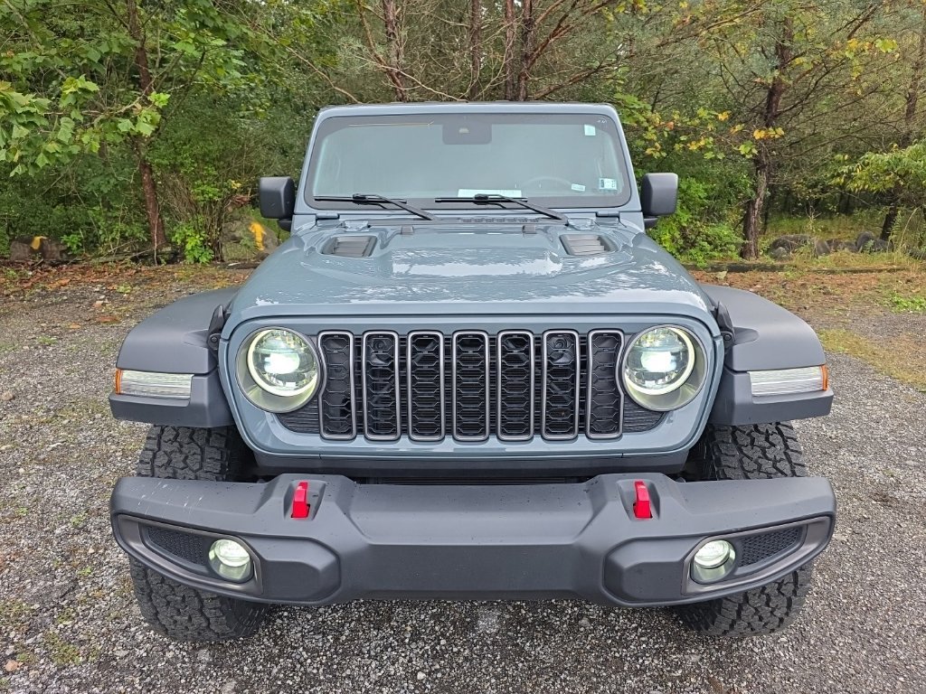 Used 2025 Jeep Wrangler Unlimited Rubicon AWD/4WD image 2