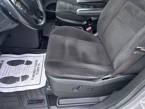 Used 2018 Dodge Grand Caravan SE image 18