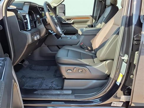 New 2025 GMC Sierra 2500 Denali w/ Denali Reserve Package image 24
