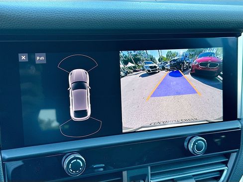 Used 2024 Porsche Macan image 15