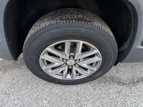 Used 2017 GMC Acadia SLE image 65