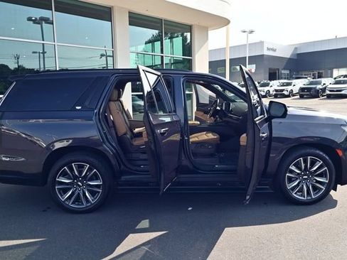 Used 2022 Cadillac Escalade Sport w/ Touring Package AWD/4WD image 34