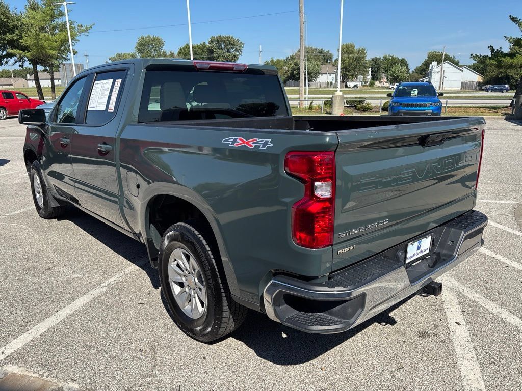 Used 2025 Chevrolet Silverado 1500 LT AWD/4WD image 10