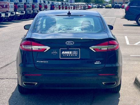 Used 2019 Ford Fusion SE AWD/4WD image 5