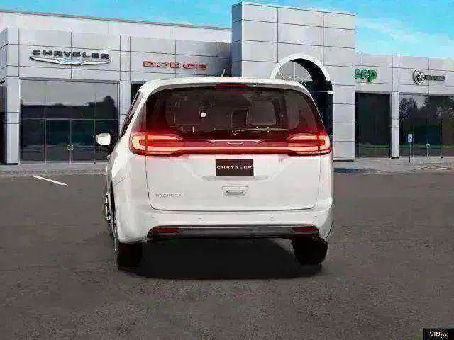 New 2027 Chrysler Pacifica Select FWD image 13