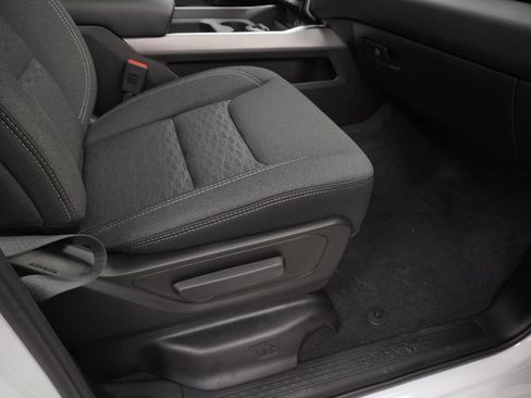 New 2026 RAM 1500 4x4 Crew Cab image 34