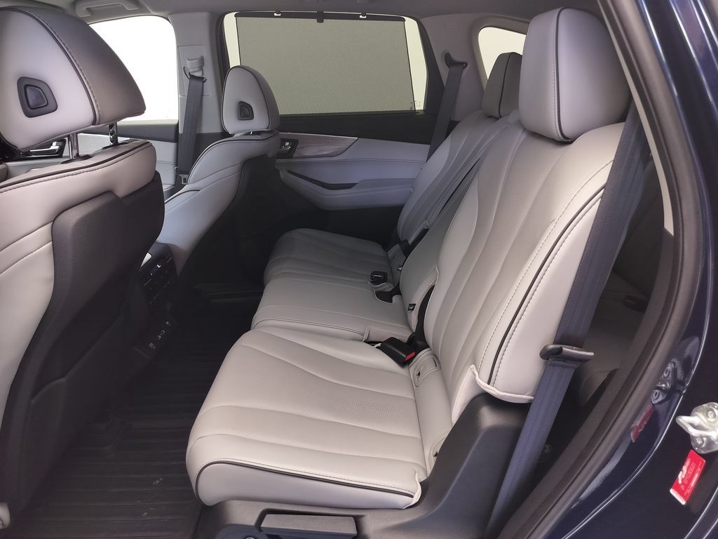 Used 2024 Acura MDX w/ Advance Package AWD/4WD image 16