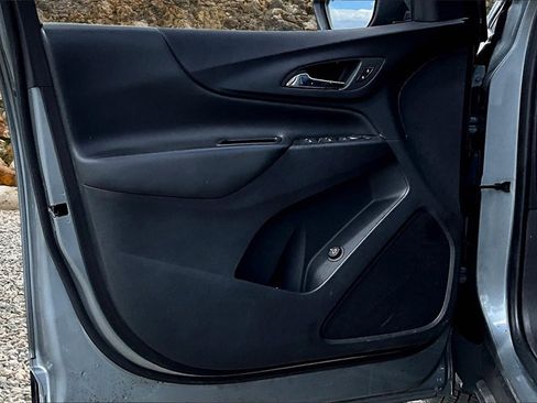 Used 2023 Chevrolet Equinox LT w/ Driver Convenience Package image 21