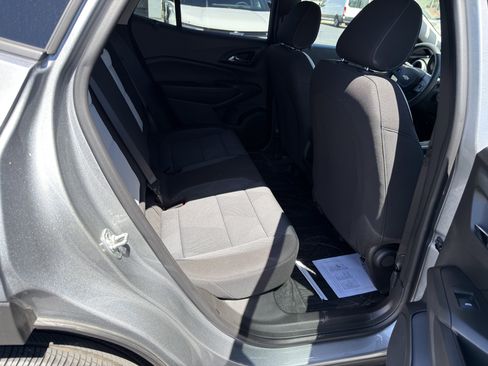 Used 2025 Chevrolet Trax LS image 12