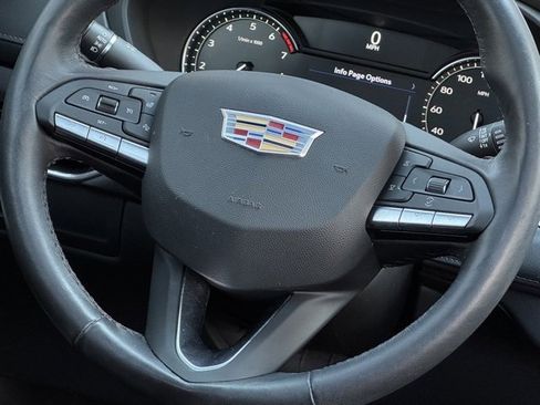 Used 2022 Cadillac XT4 Luxury w/ Cold Weather Package image 37