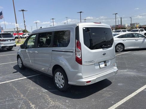 Used 2022 Ford Transit Connect XLT FWD image 5