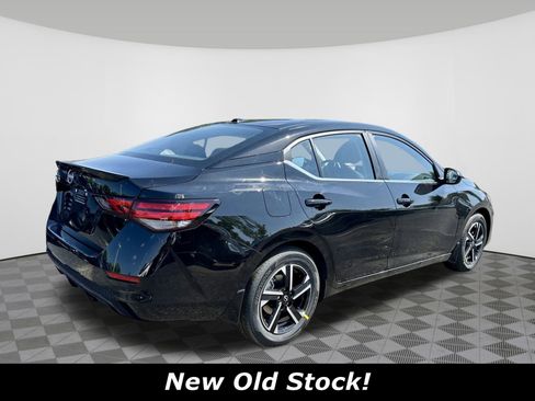 Used 2025 Nissan Sentra SV image 3