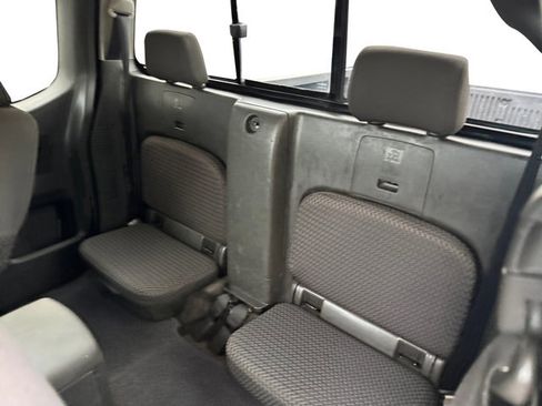 Used 2012 Nissan Frontier SV image 11