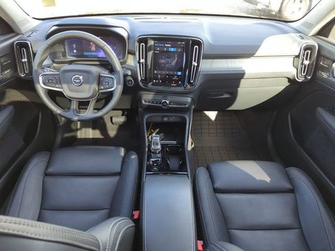Used 2024 Volvo XC40 B5 Ultimate image 14