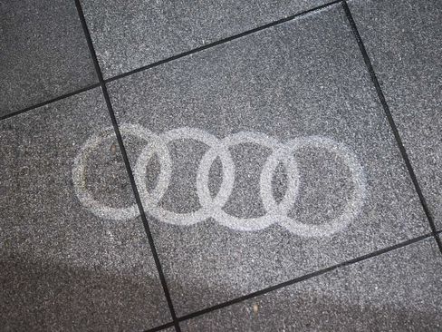 Used 2023 Audi Q8 Premium Plus AWD/4WD image 20