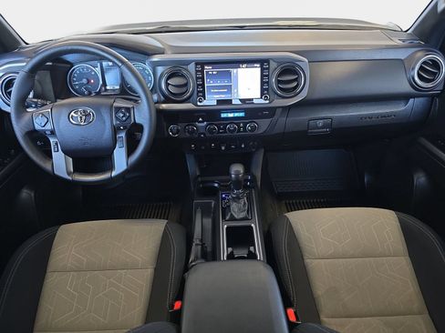 Used 2023 Toyota Tacoma TRD Off-Road w/ Technology Package AWD/4WD image 10