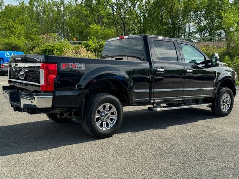 Used 2019 Ford F250 XLT w/ XLT Premium Package AWD/4WD image 3