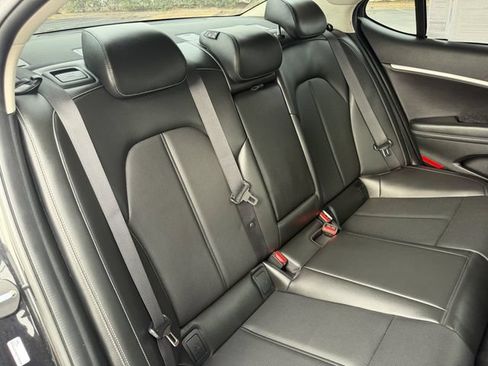 Used 2023 Genesis G70 2.0T RWD image 31