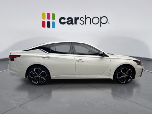 Used 2023 Nissan Altima 2.5 SR w/ SR Premium Package FWD image 6
