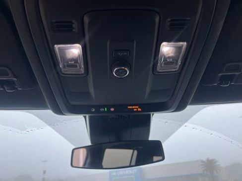 Used 2025 Chevrolet Suburban LT RWD image 33