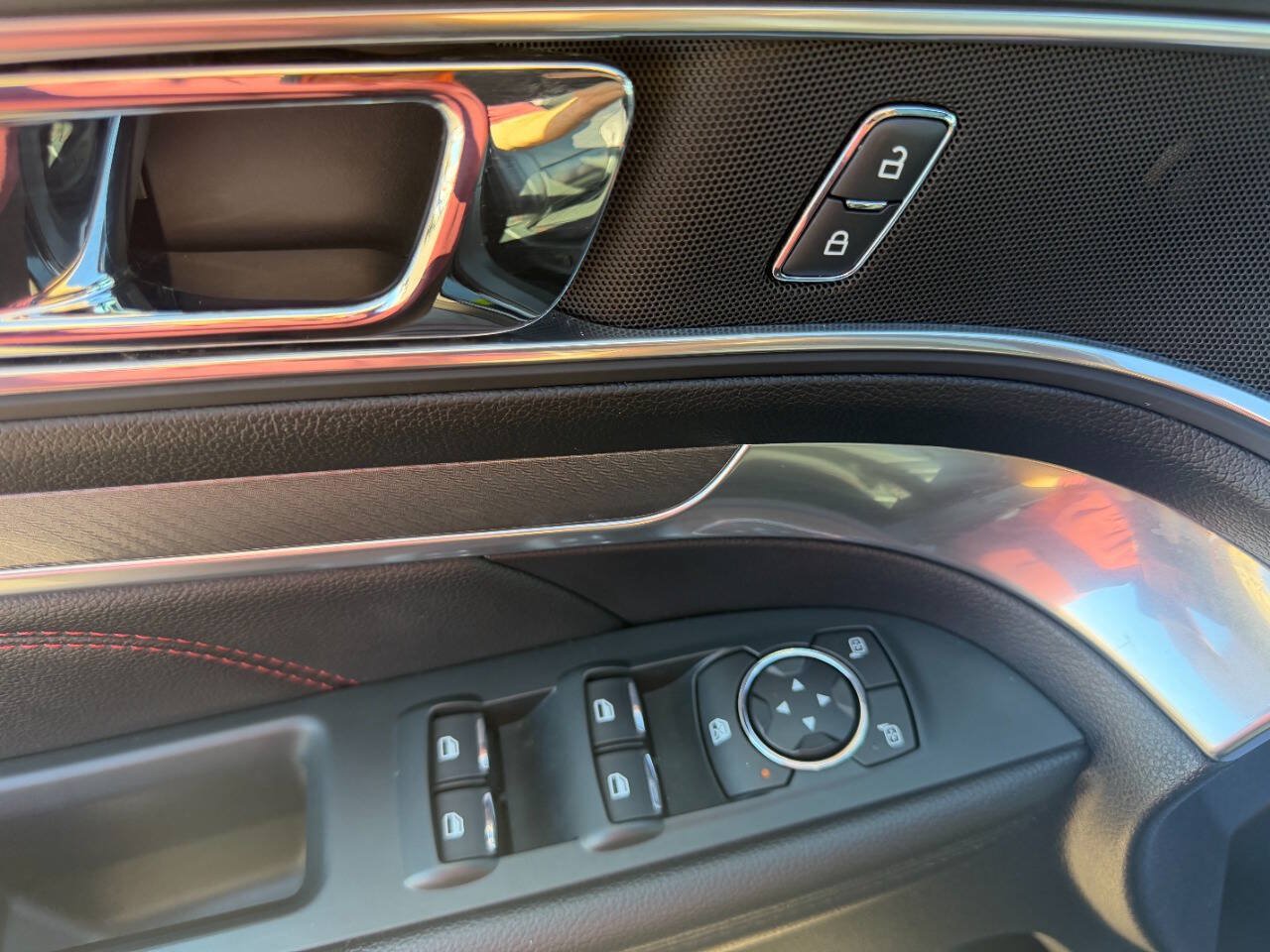 Used 2019 Ford Explorer Sport AWD/4WD image 18