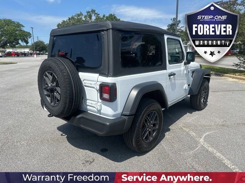 Used 2025 Jeep Wrangler Sport AWD/4WD image 7