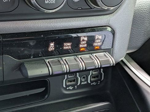 Used 2021 RAM 1500 Big Horn image 24