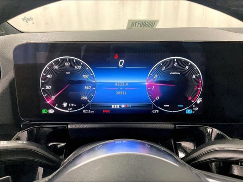 Used 2025 Mercedes-Benz GLA 250 4MATIC image 25