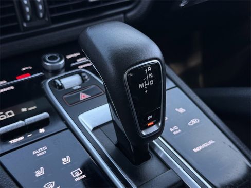 Used 2019 Porsche Cayenne image 23