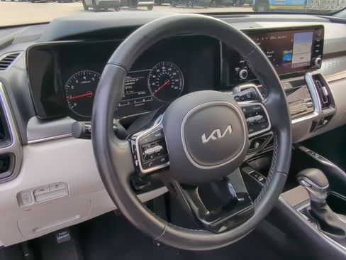 Used 2022 Kia Sorento S w/ Panoramic Sunroof Package image 17