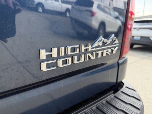 Used 2020 Chevrolet Silverado 2500 High Country w/ Technology Package image 11