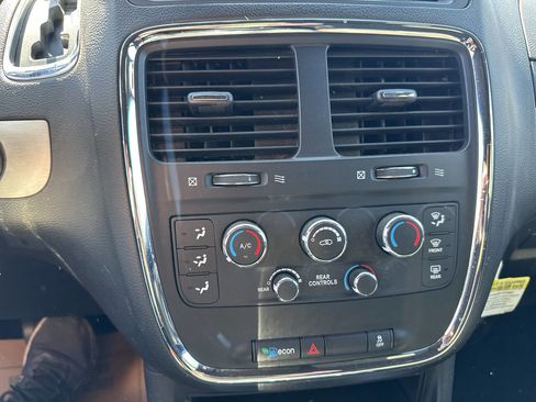 Used 2015 Dodge Grand Caravan SXT w/ Blacktop Package image 19