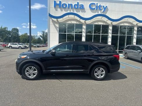Used 2023 Ford Explorer XLT w/ Class IV Trailer Tow Package AWD/4WD image 5