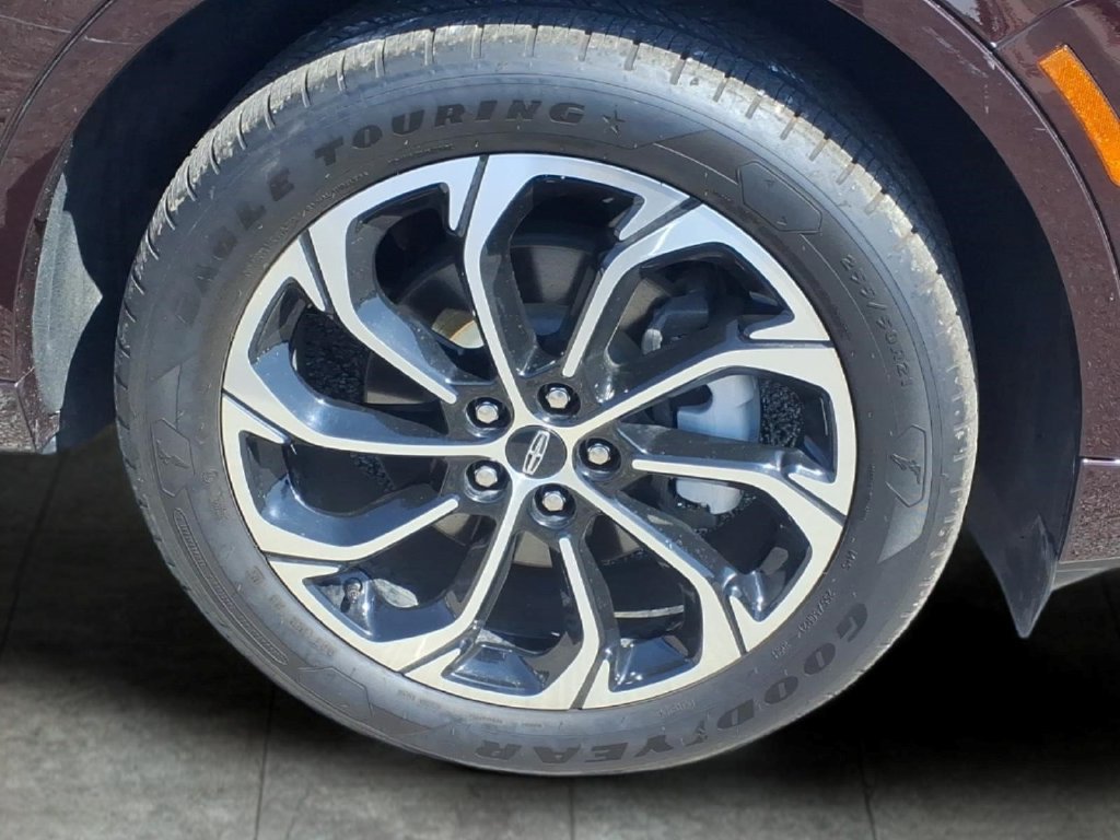 Used 2024 Lincoln Nautilus Reserve AWD/4WD image 9