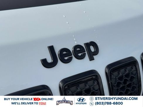 Used 2022 Jeep Cherokee Latitude w/ Sun & Sound Group AWD/4WD image 8