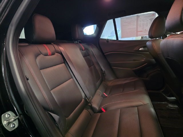 Used 2024 Chevrolet Trax RS w/ Sunroof Package FWD image 13