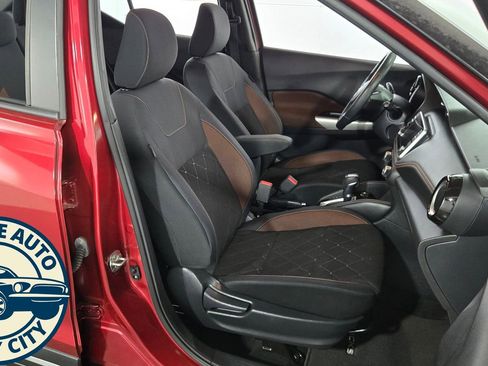 Used 2019 Nissan Kicks SR FWD image 32