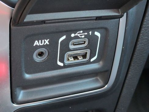 Used 2023 Jeep Gladiator Rubicon w/ LED Lighting Group AWD/4WD image 22