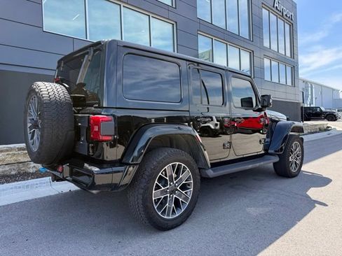Used 2024 Jeep Wrangler High Altitude AWD/4WD image 3
