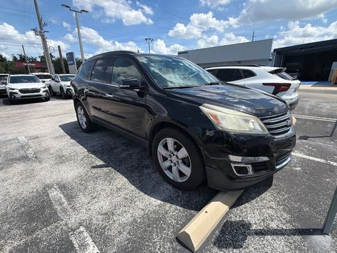 Used 2016 Chevrolet Traverse LT w/ Style and Technology Package AWD/4WD image 2