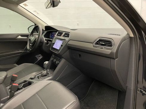 Used 2020 Volkswagen Tiguan SEL AWD/4WD image 27