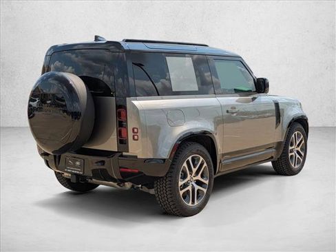 New 2025 Land Rover Defender 90 X-Dynamic SE image 2