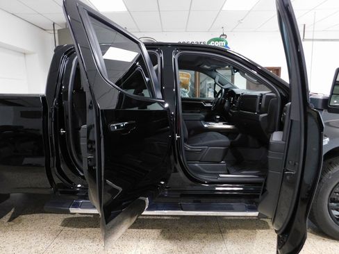 Used 2024 Chevrolet Silverado 1500 RST image 88
