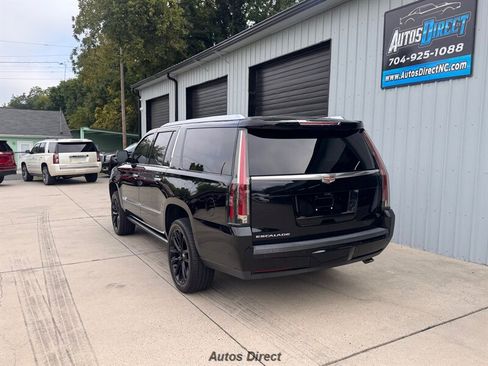 Used 2019 Cadillac Escalade ESV Premium Luxury RWD image 13