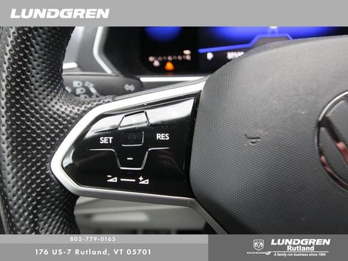 Used 2022 Volkswagen Tiguan SE R-Line image 17
