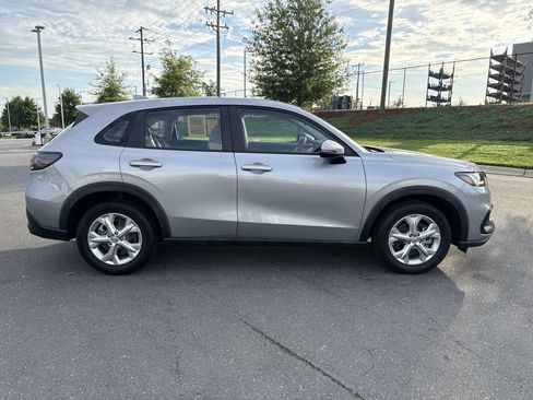 Used 2024 Honda HR-V LX image 10
