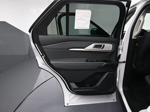 New 2026 Ford Explorer Active image 23